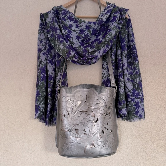 PATRICIA NASH Lavello Bucket Crossbody Gunmetal Sling Bag with Cejon Scarf - Picture 16 of 16